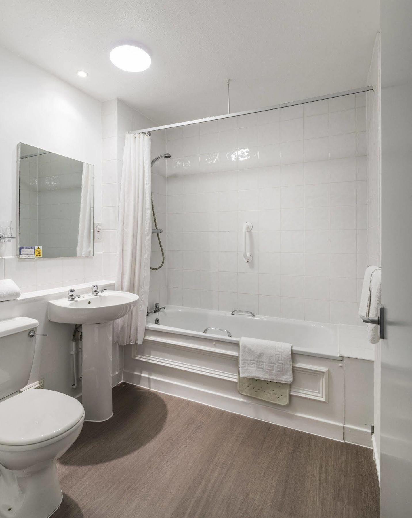 The Highland Hotel By Compass Hospitality ستراثبيفير المظهر الخارجي الصورة